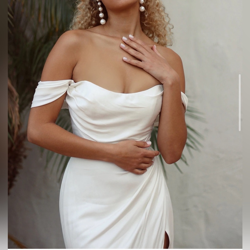 NEW NEVER WORN Silk Wedding Dress - Picture 2 of 10